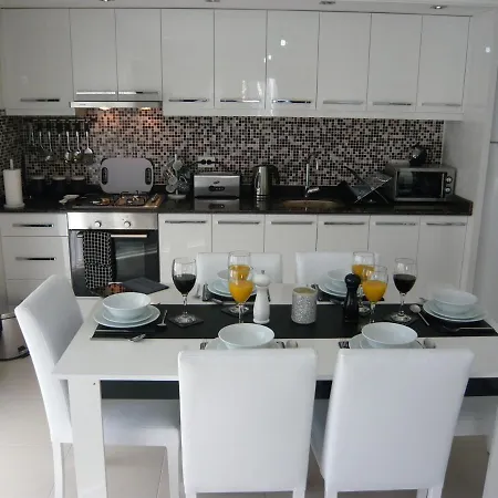 Wonderful 2 Bed First Floor Home In An Outstanding Community, Ticks Every Box * Side