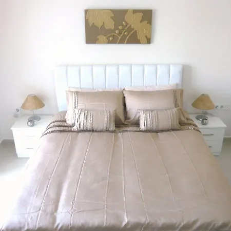 Wonderful 2 Bed First Floor Home In An Outstanding Community, Ticks Every Box