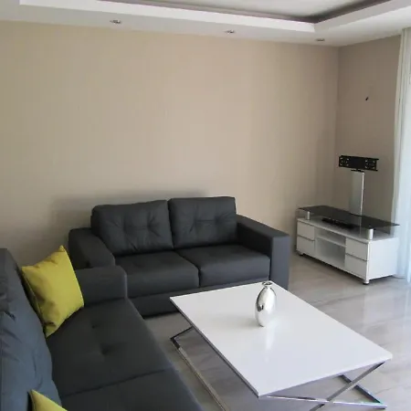 Apartamento Wonderful 2 Bed First Floor Home In An Outstanding Community, Ticks Every Box Side