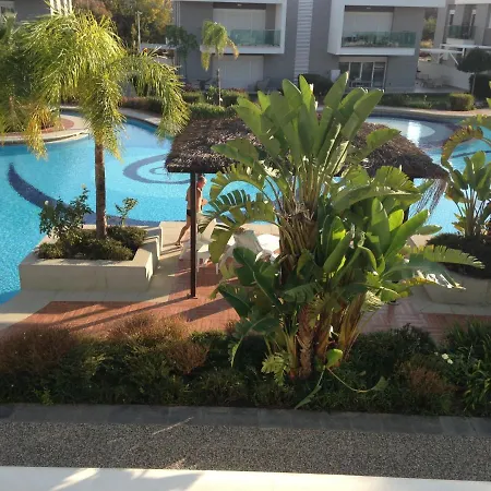 Apartment Wonderful 2 Bed First Floor Home In An Outstanding Community, Ticks Every Box Side