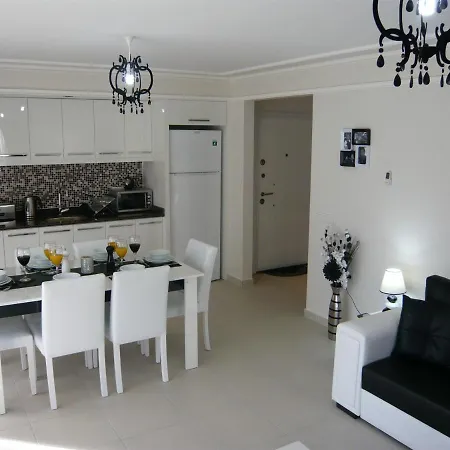 Apartment Wonderful 2 Bed First Floor Home In An Outstanding Community, Ticks Every Box